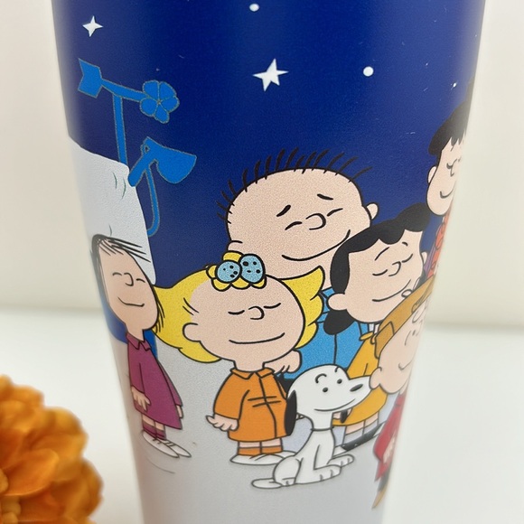 Snoopy Peanuts Christmas cup with lid and straw Zrike Brands by R Squared - Picture 3 of 16